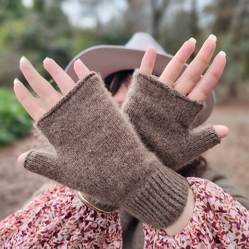 Wyld Fingerless Gloves – School Fundraising Shop NZ
