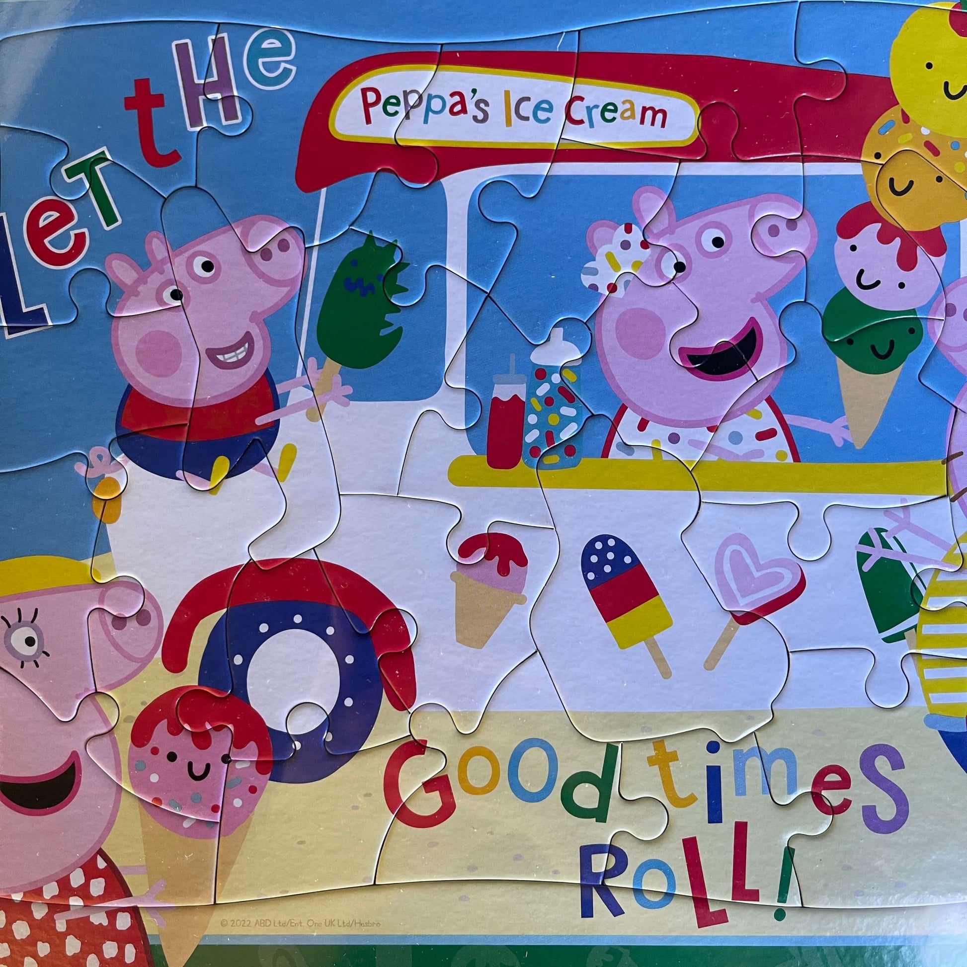 Childrens tray puzzle featuring Peppa Pig.