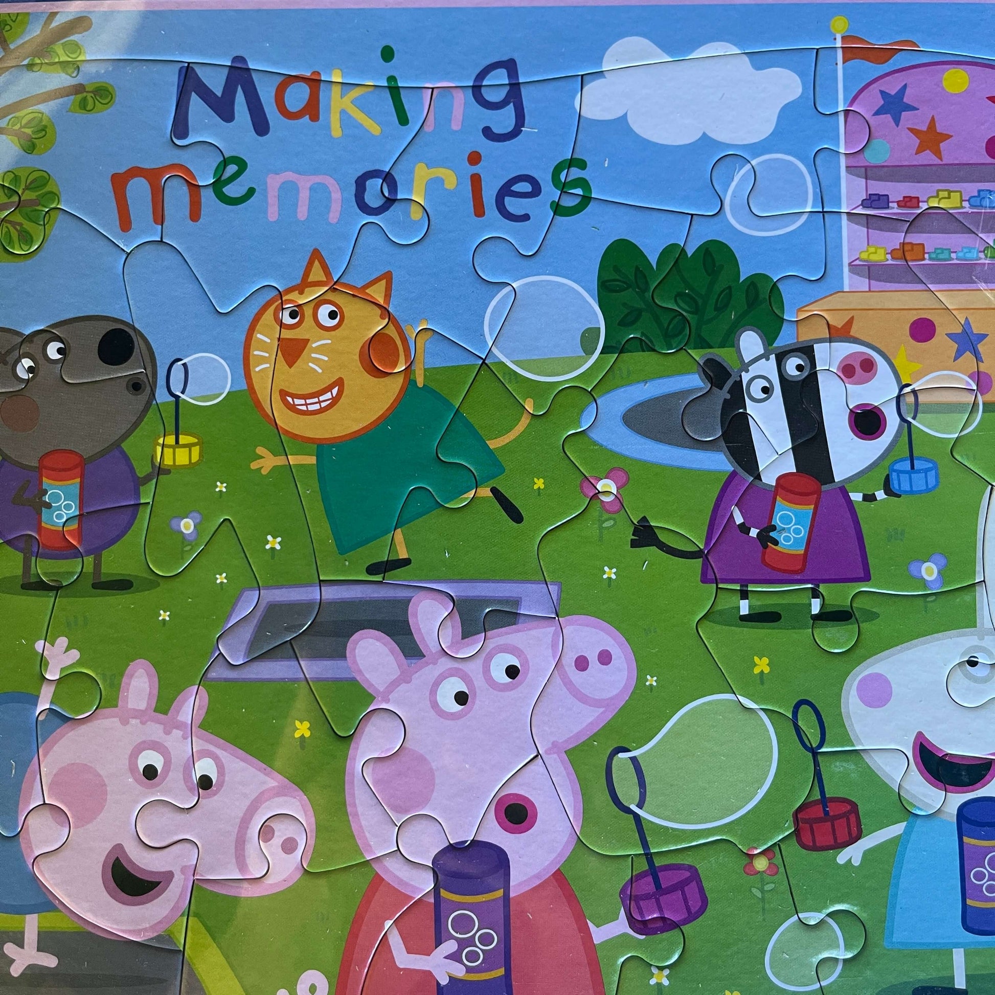 Childrens tray puzzle featuring Peppa Pig.